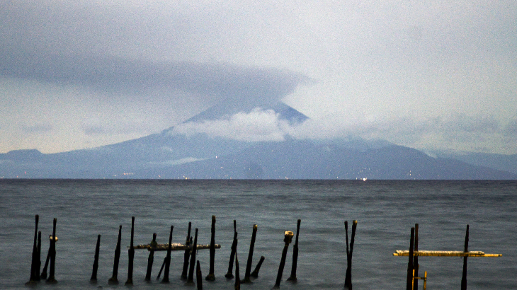 Gunung Agung Meletus, Penerbangan ke Lombok Tetap Normal 