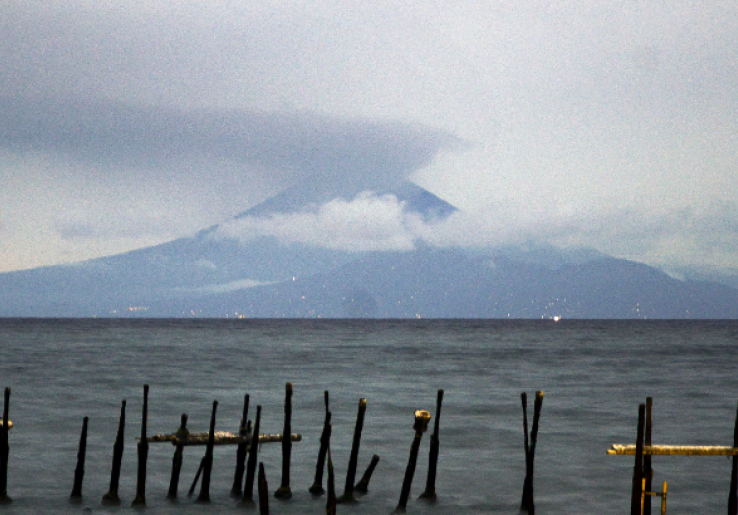 Gunung Agung Meletus, Penerbangan ke Lombok Tetap Normal 