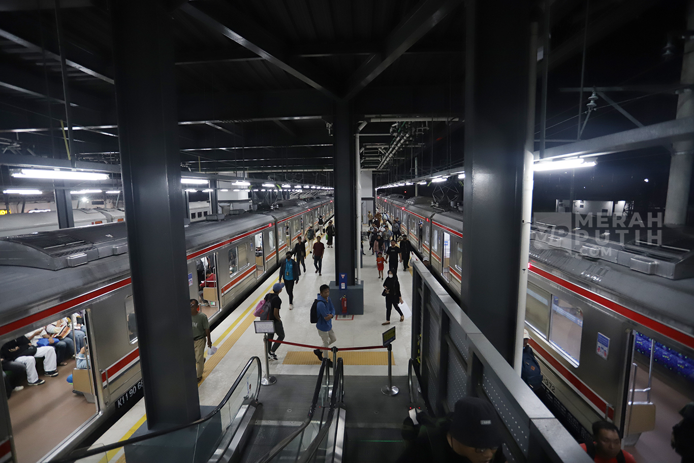 Melihat Uji Coba Gedung Baru Stasiun Rangkasbitung Ultimate 