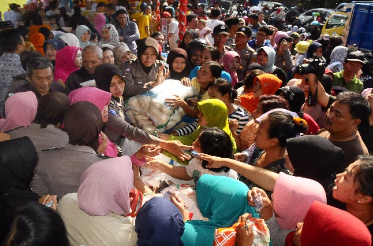 Warga Purwokerto Serbu Bazar Ramadan