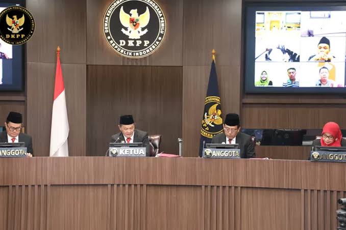 Awal Ketua KPU Hasyim Asya’ri Dilaporkan hingga Divonis Langgar Etika Akibat Asusila