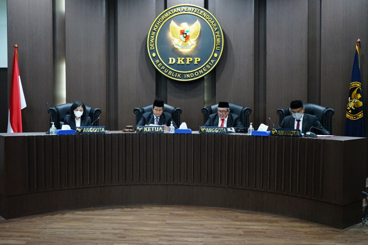 Terbukti Berbisnis Forex Ilegal, DKPP Pecat Anggota Bawaslu Pohuwatu