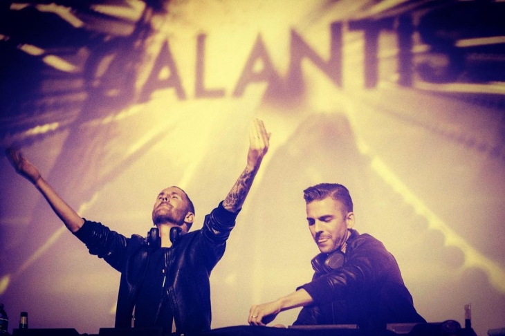DVBBS, Galantis, dan Cody Simpson Berkolaborasi di 'When The Lights Go Down'