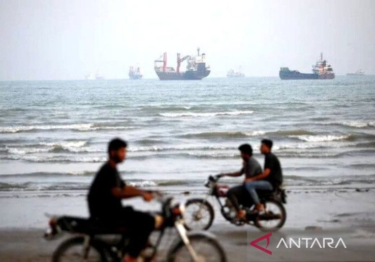3 Kapal Tengker Hantam Ranjau di Selat Hormuz, Iran Sebut Kapal Matikan Radar