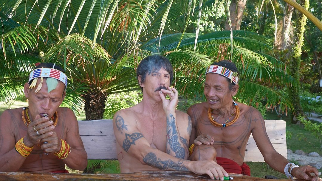 Anthony Kiedis Liburan di Mentawai, Nongkrong Bareng Warga Lokal