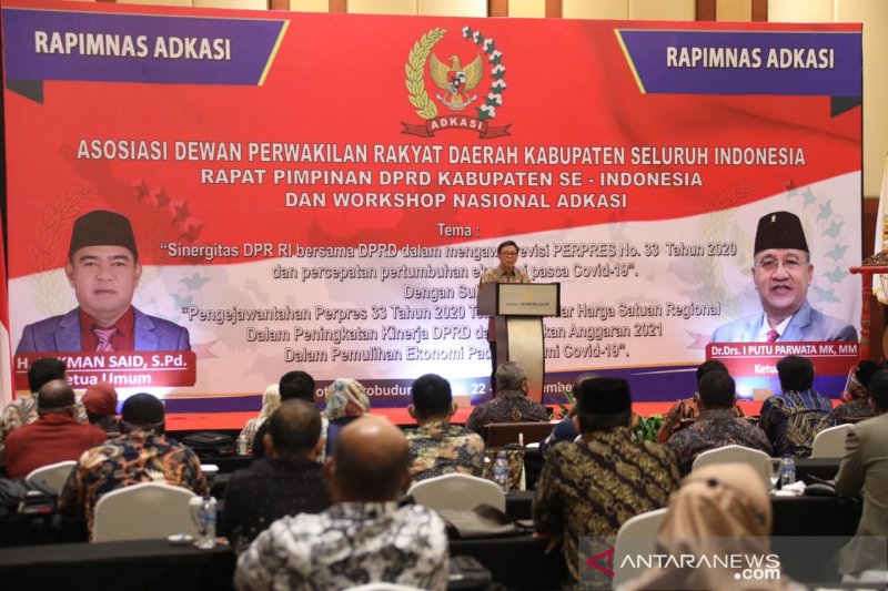 Kemendagri Minta Politisi Daerah Sosialisasikan UU Cipta Kerja