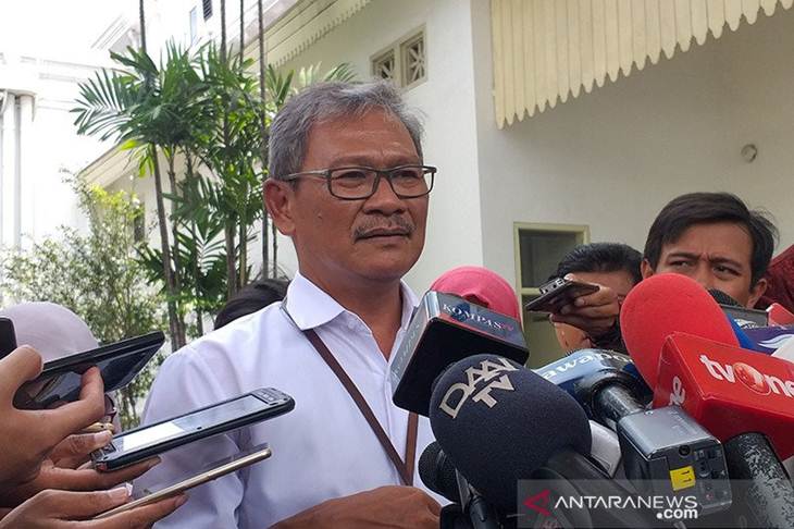 Sekretaris Ditjen P2P Kemenkes yang juga Juru Bicara Pemerintah untuk Penanganan Covid-19, Achmad Yurianto berbicara kepada awak media di Istana Kepresidenan, Jakarta, Selasa (3/3/2020). ANTARA/Indra Arief/aa.