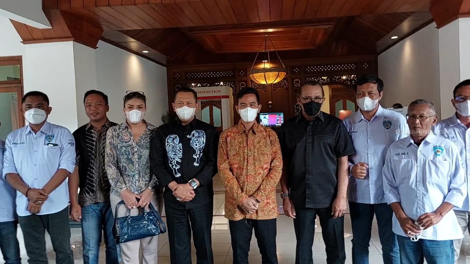 Wakil Ketua Umum Partai Golkar Bambang Soesatyo bertemu Wali Kota Solo Gibran Rakabuming Raka, Kamis (17/11). (MP/Ismail)