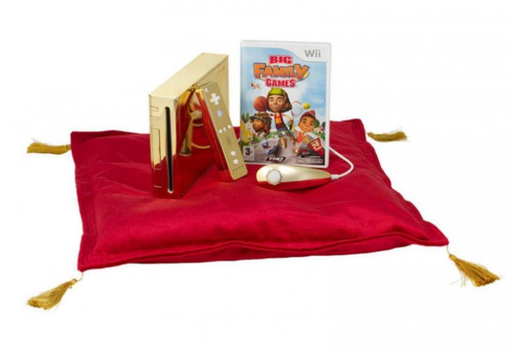 Dilelang, Nintendo Wii Berlapis Emas 24 Karat untuk Ratu Elizabeth II