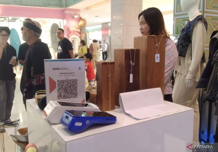 Masyarakat Makin Nyaman Tidak Bawa Uang Tunai, Transaksi QRIS Naik 100,12 Persen
