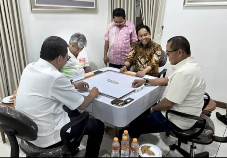‘Ketahuan’ Main Domino Bareng Sosok yang Pernah Tersangkut Kasus Pembalakan Liar, 2 Menteri Prabowo Berikan Klarifikasi