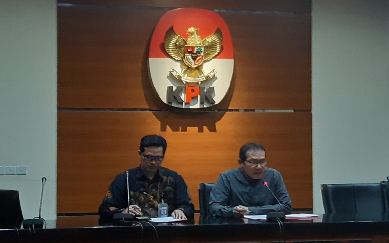 Wakil Ketua KPK Saut Situmorang meminta para koruptor e-KTP kembalikan uang negara