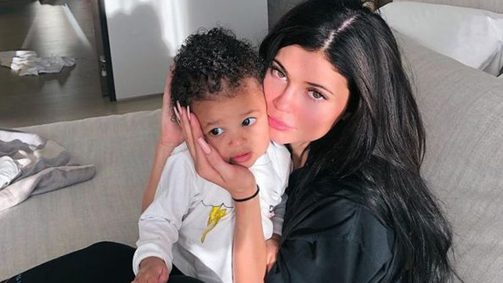 7 Artis Hollywood Ini Memanjakan Anak dengan Hadiah Fantastis