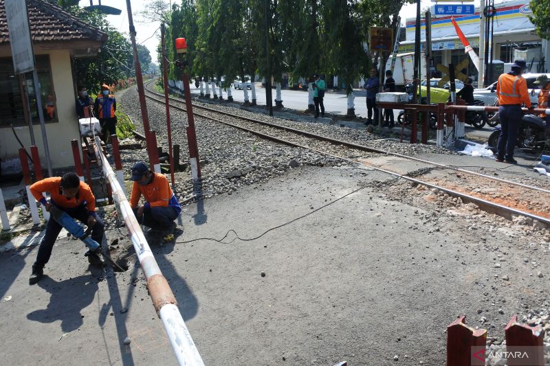 KAI Daop 1 Jakarta Tutup Puluhan Perlintasan Sebidang