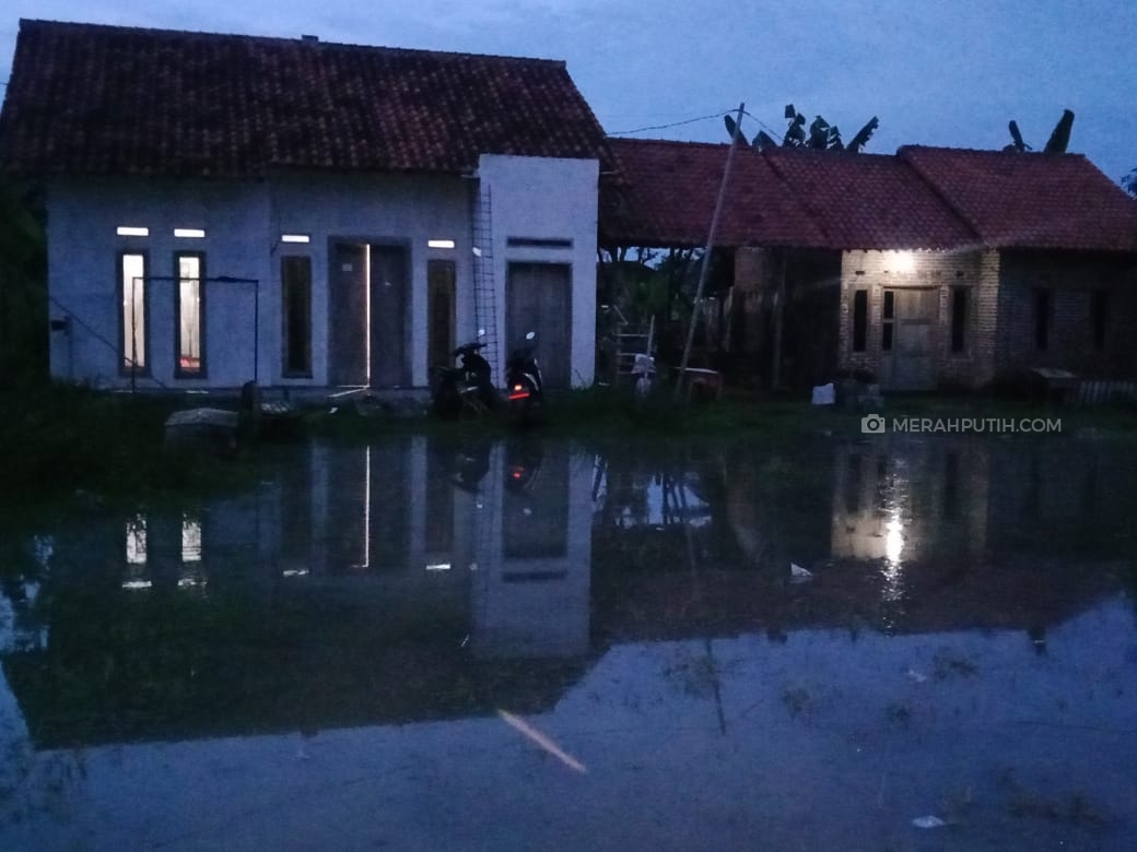 Anak Sungai Cimanuk Meluap, Puluhan Rumah Warga di Indramayu Terendam Banjir