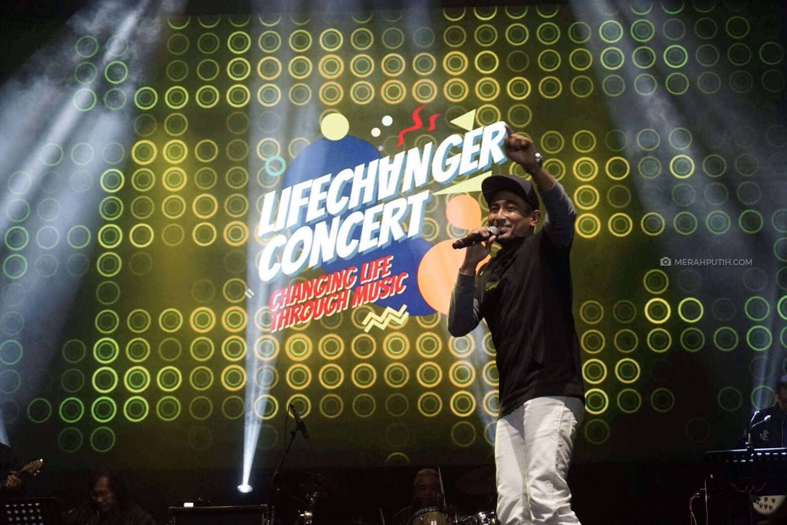 Kumpulkan Banyak Donasi, Rio Febrian dan Vina Panduwinata Meriahkan Lifechanger Concert
