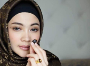 Kenakan Hijab, Indah Dewi Pertiwi Banjir Pujian 