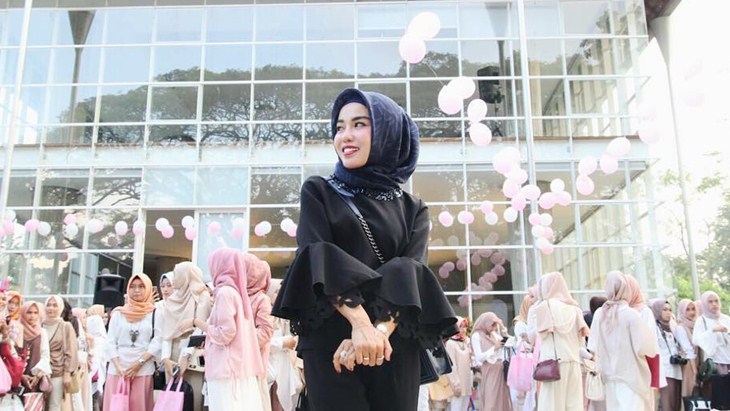 Koleksi Busana Muslim Terbaru Medina Zein Ini Bikin Anda Jatuh Hati