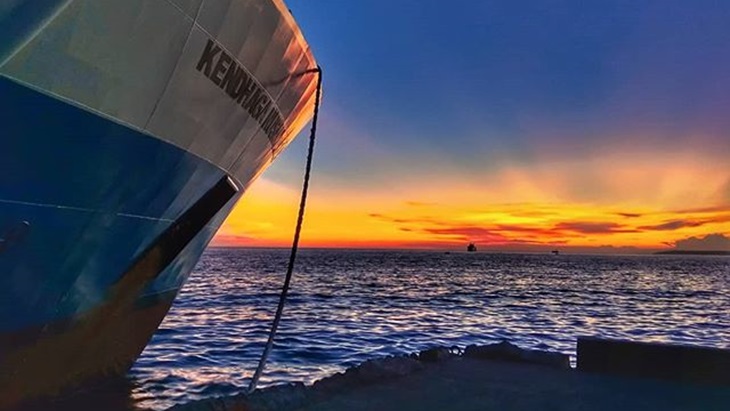 Menuju Pulau Biak. (Instagram/@karabazh)