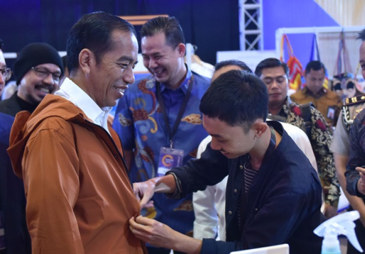 Jokowi Beli Jaket Parka Milenials di Ideafest 2018, Penasaran Harganya Berapa?