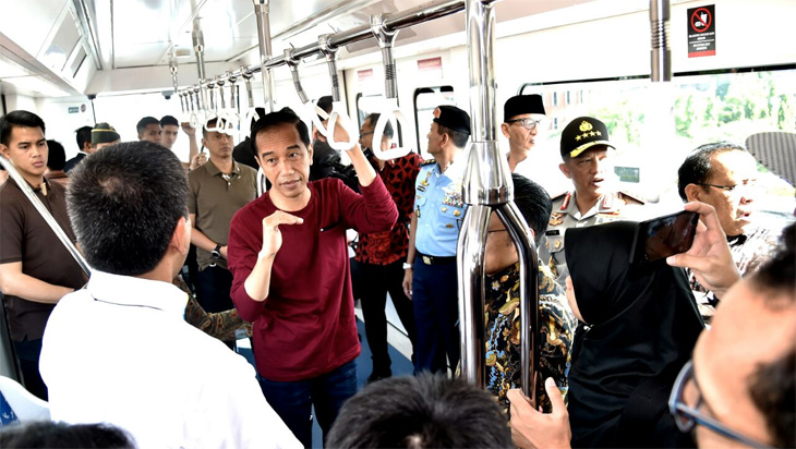 Resmikan Kereta Bandara, Presiden Jokowi Berharap Pemilik Mobil Pribadi Gunakan Transportasi Massal