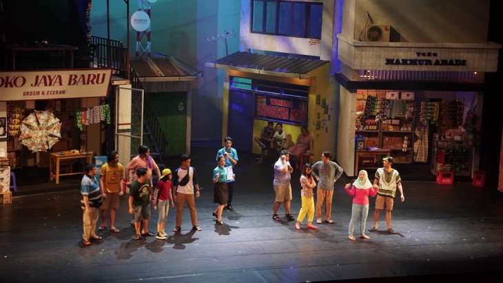 teater cek toko sebelah