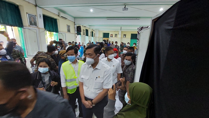 Baliho Puan Kepak Sayap Kebhinekaan, Gibran: Ada Instruksi Partai