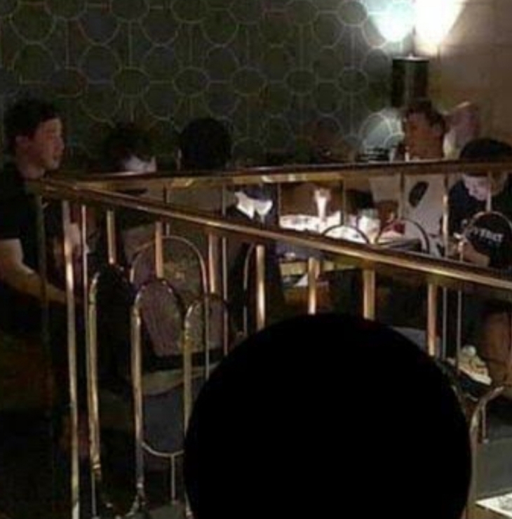 Monsta X keciduk makan bersama mantan member. (Foto: Koreaboo)