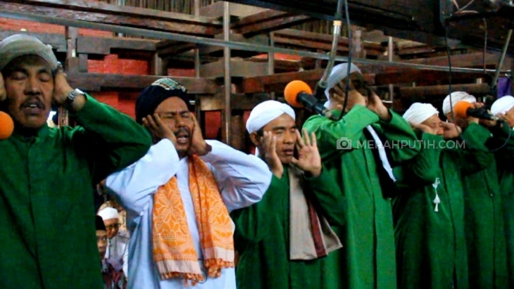 Unik, Azan di Masjid Ini Dikumandangkan Tujuh Orang