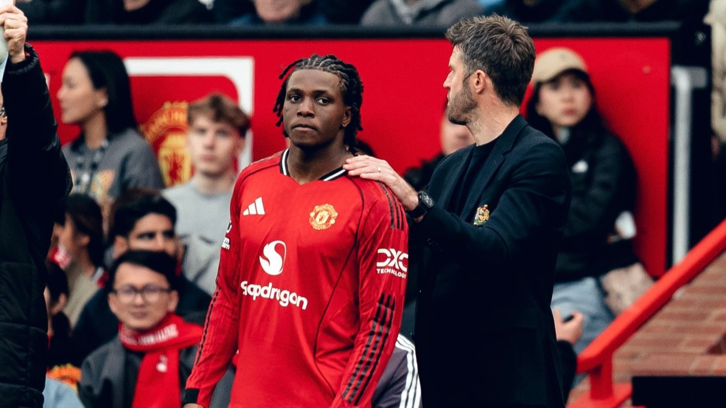 Patrick Dorgu dijadikan bek kiri Manchester United