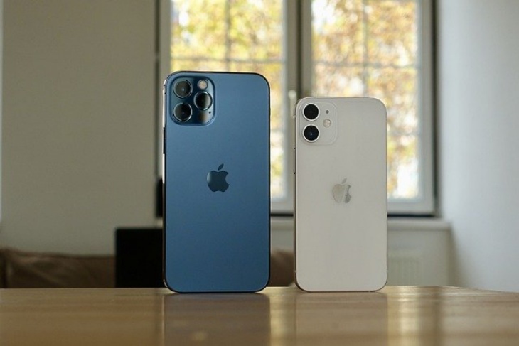 iPhone Layar Lipat Diprediksi Hadir pada 2023