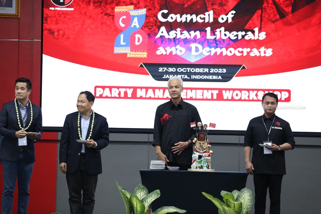 Ganjar Buka Peluang Khofifah dan Ridwan Kamil Gabung Ke TPN
