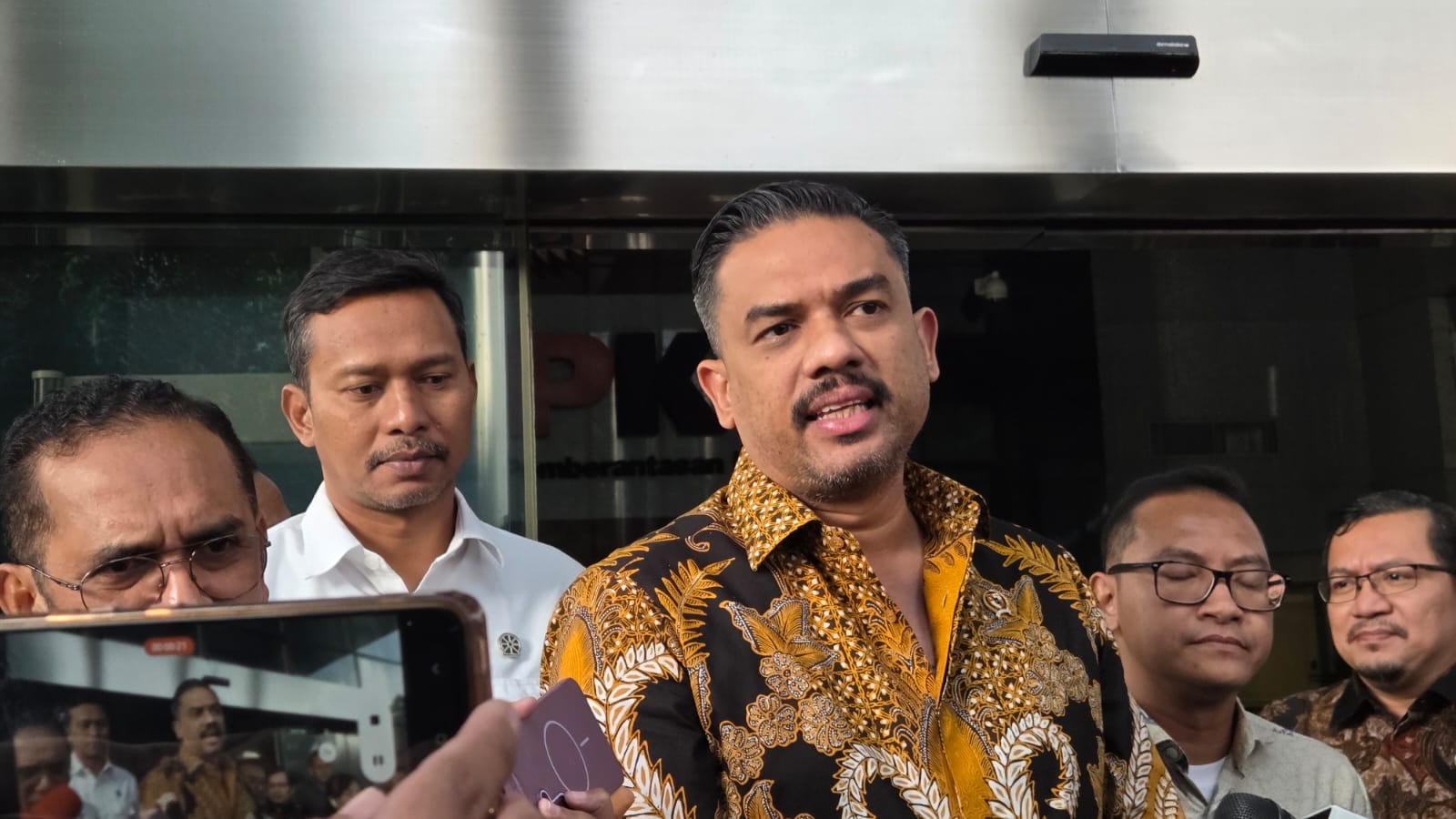 Menteri UMKM Tegaskan Biaya Kunjungan Istrinya ke 6 Negara Eropa Ditanggung Pribadi, Bukan APBN