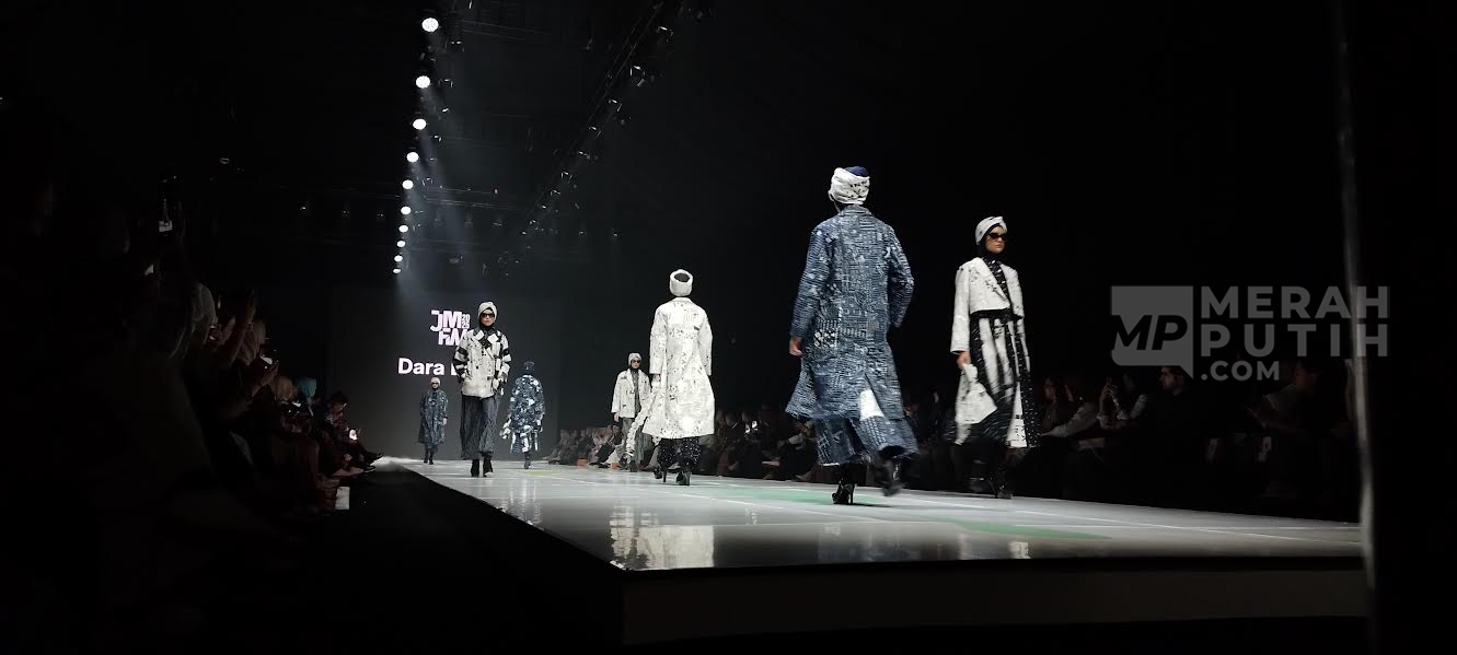 Jenama Dara Baro Tampil di Pembukaan Jakarta Muslim Fashion Week 2024