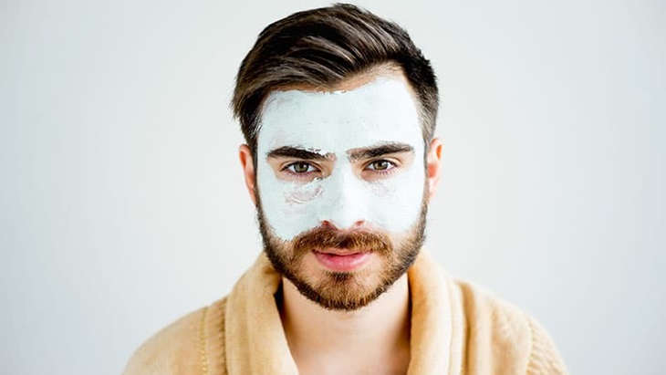 Jangan Salah, Pria Boleh-Boleh Saja Memakai Masker Wajah