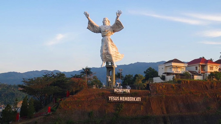 Monumen Yesus Memberkati di Manado. (Instagram/@veliskaaa)