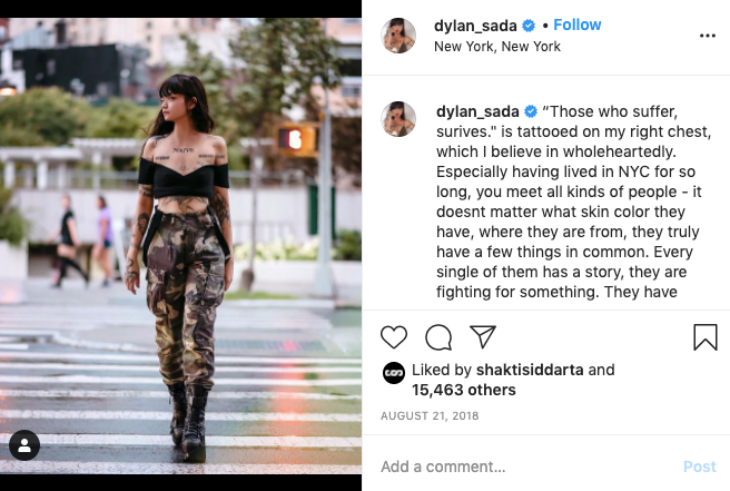 Dylan Sada gemar menggunakan pakaian hitam, dan memperlihatan tato yang ada pada tubuhnya. (Foto: Instagram.com/@dylan_sada)