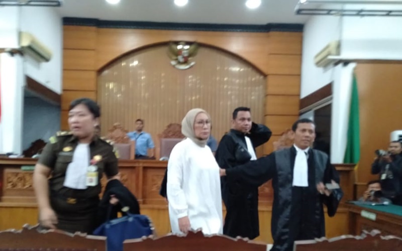 Ratna Sarumpaet di ruang sidang Pengadilan Negeri Jakarta Selatan 