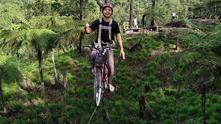 Sepeda gantung di Wana Giri Agung Bali. (Instagram/@wanagiriagungbali)