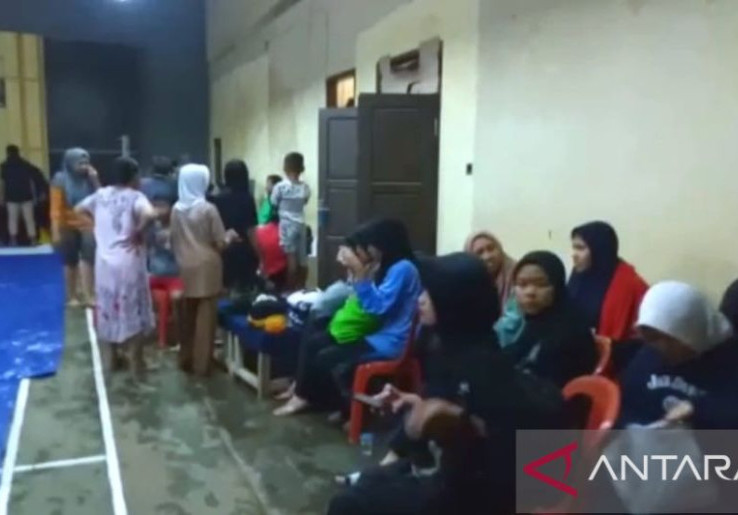 Purabaya Sukabumi Diterjang Banjir, Puluhan Warga Diungsikan ke GOR