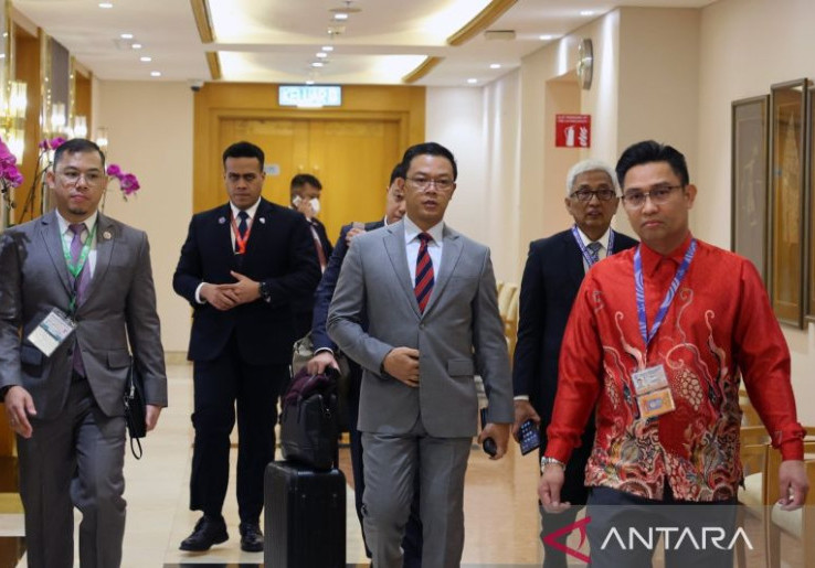 Menko Airlangga dan Menlu Sugiono Dampingi Presiden di KTT ASEAN