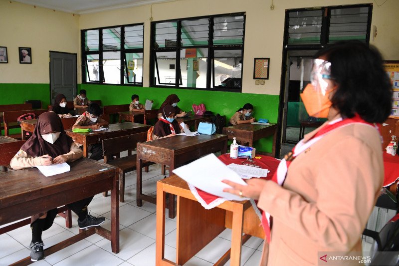Polda Metro Jaya Sebar Polisi ke Sekolah Gelar PTM