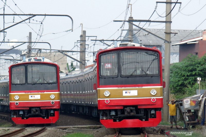 PT KCI Temukan 16 Penumpang KRL Reaktif COVID-19 Seusai Tes Antigen Acak