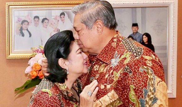 Ani Yudhoyono dan SBY