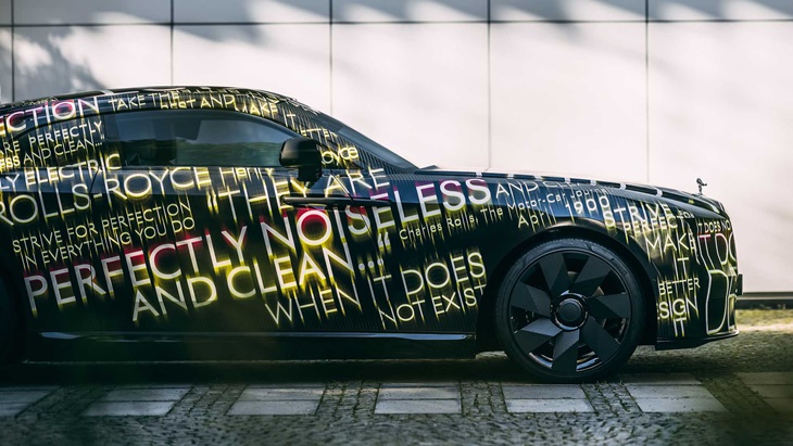 Spectre, Mobil Listrik Pertama Rolls-Royce