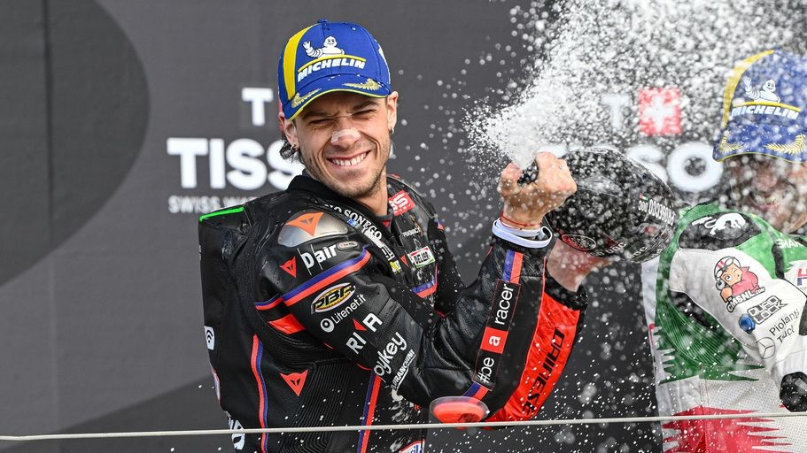 MotoGP Inggris 2025: Bezzecchi Finis Terdepan di Sirkuit Silverstone 