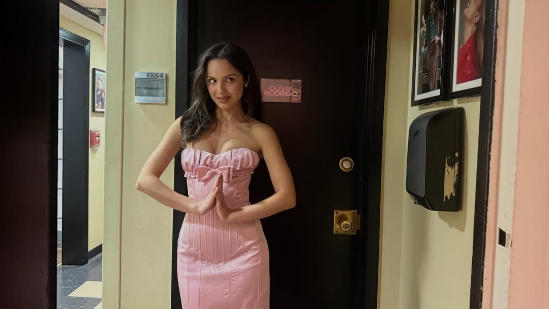 Makna Lirik Lagu 'begged' Olivia Rodrigo, tentang Bertahan di Hubungan yang Melelahkan