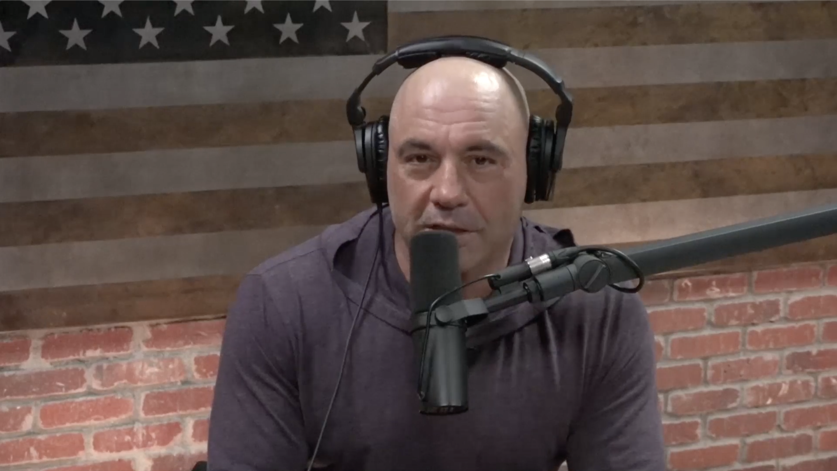 Joe Rogan Terima Rp 3,9 Triliun dari Kesepakatan Distribusi Siniar dengan Spotify
