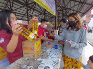Minyak Goreng Langka dan Mahal, Warga Solo Serbu Pasar Murah