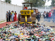 Pemusnahan 1,8 Juta Rokok Ilegal dan13.282 Botol Miras Ilegal di Bogor
